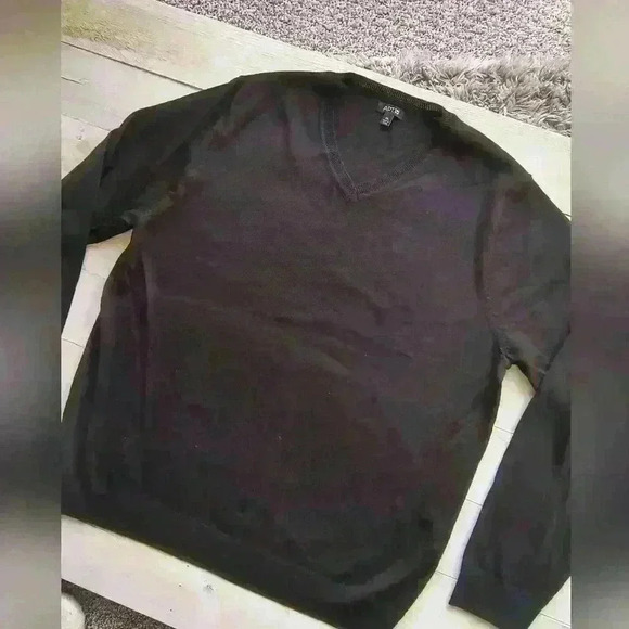 APT. 9 Mens Solid Black Merino Wool Sweater XL V Neck Pullover Sweater NWOT - Picture 2 of 6